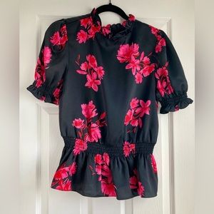 EUC Sugarlips floral puff sleeve top with button neck closure